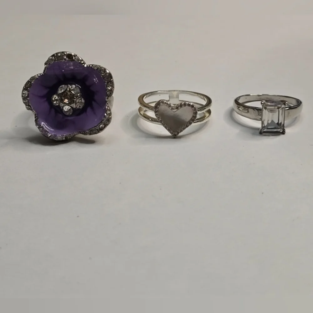 Treska Elegant‎ Purple Flower Ring with Silver Accents Size 7 Bundle Lot